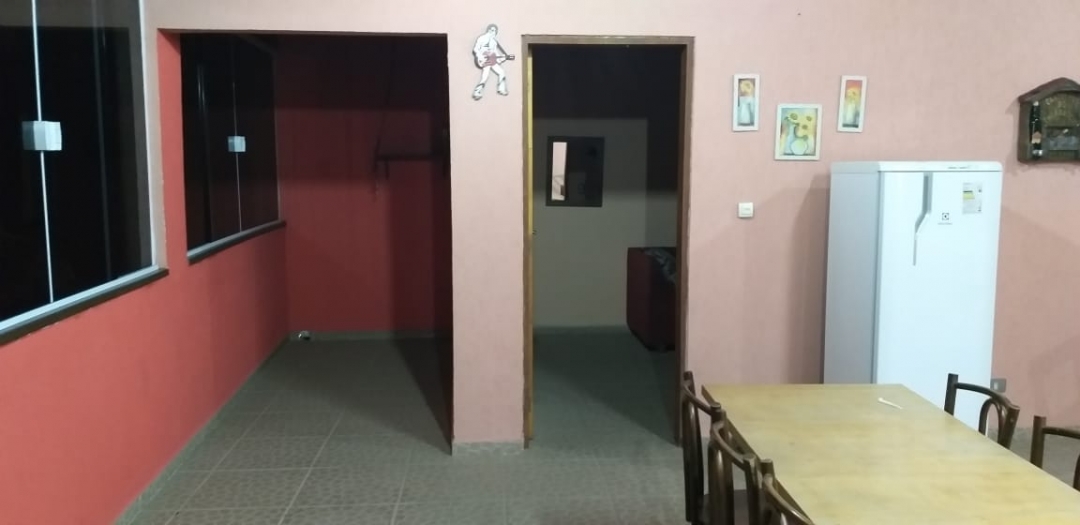 Casa à venda com 3 quartos, 250m² - Foto 3