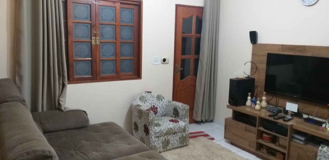 Casa à venda com 3 quartos, 250m² - Foto 2