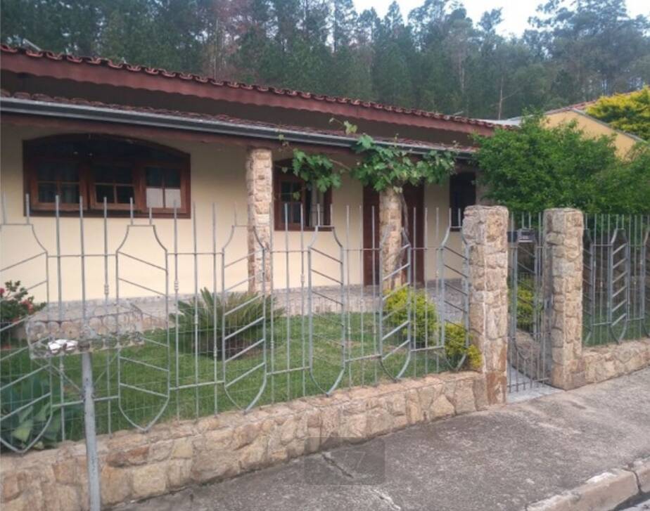 Casa à venda com 3 quartos, 177m² - Foto 1