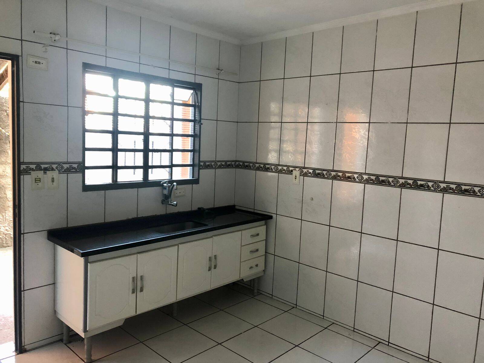 Casa à venda com 3 quartos, 150m² - Foto 2