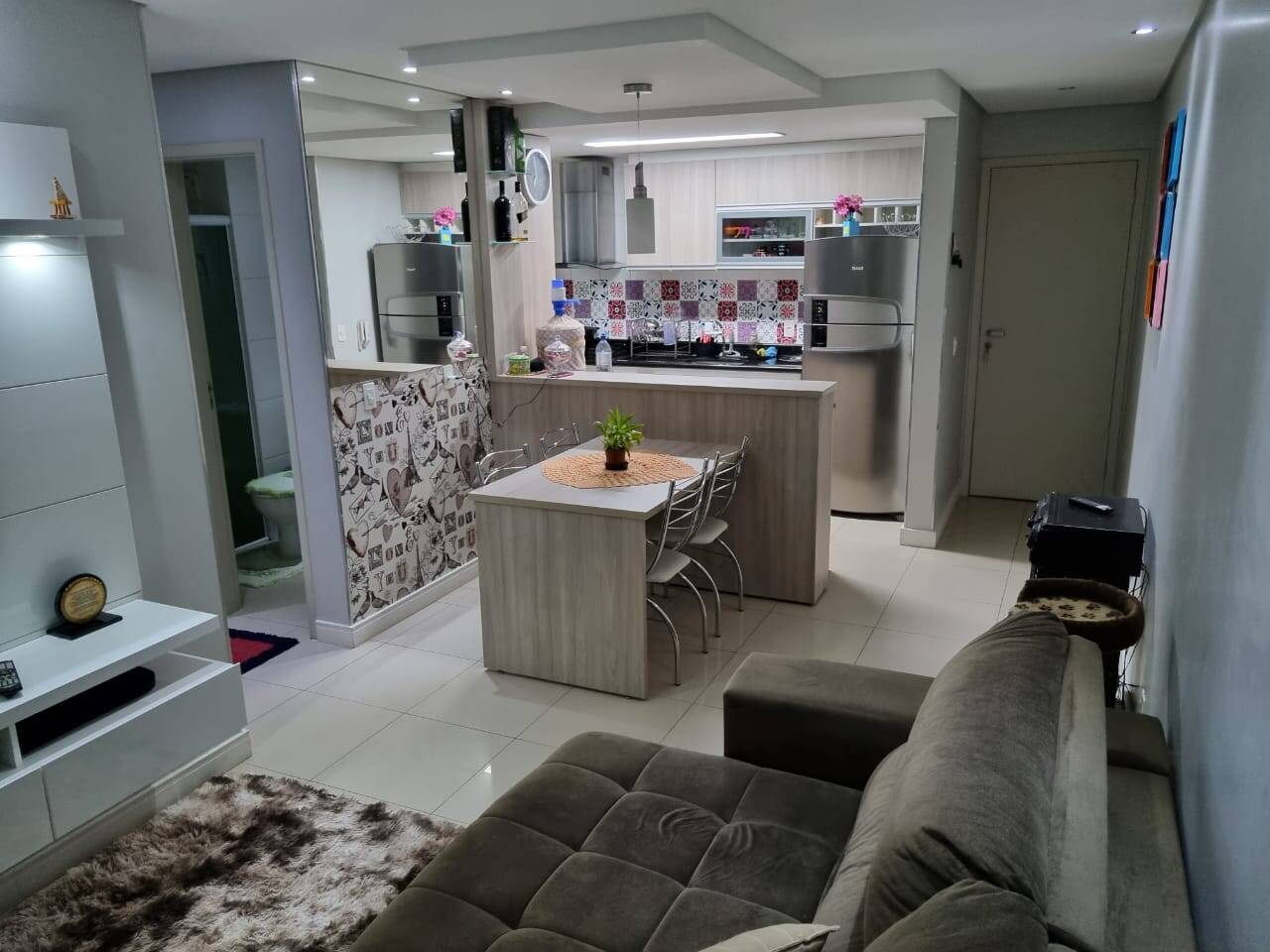 Apartamento à venda com 2 quartos, 61m² - Foto 1