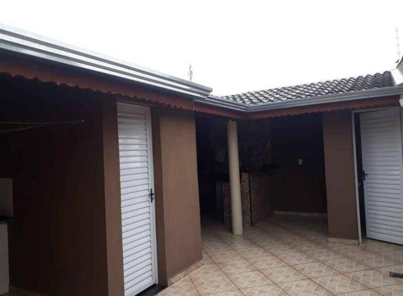 Casa à venda com 2 quartos, 150m² - Foto 1