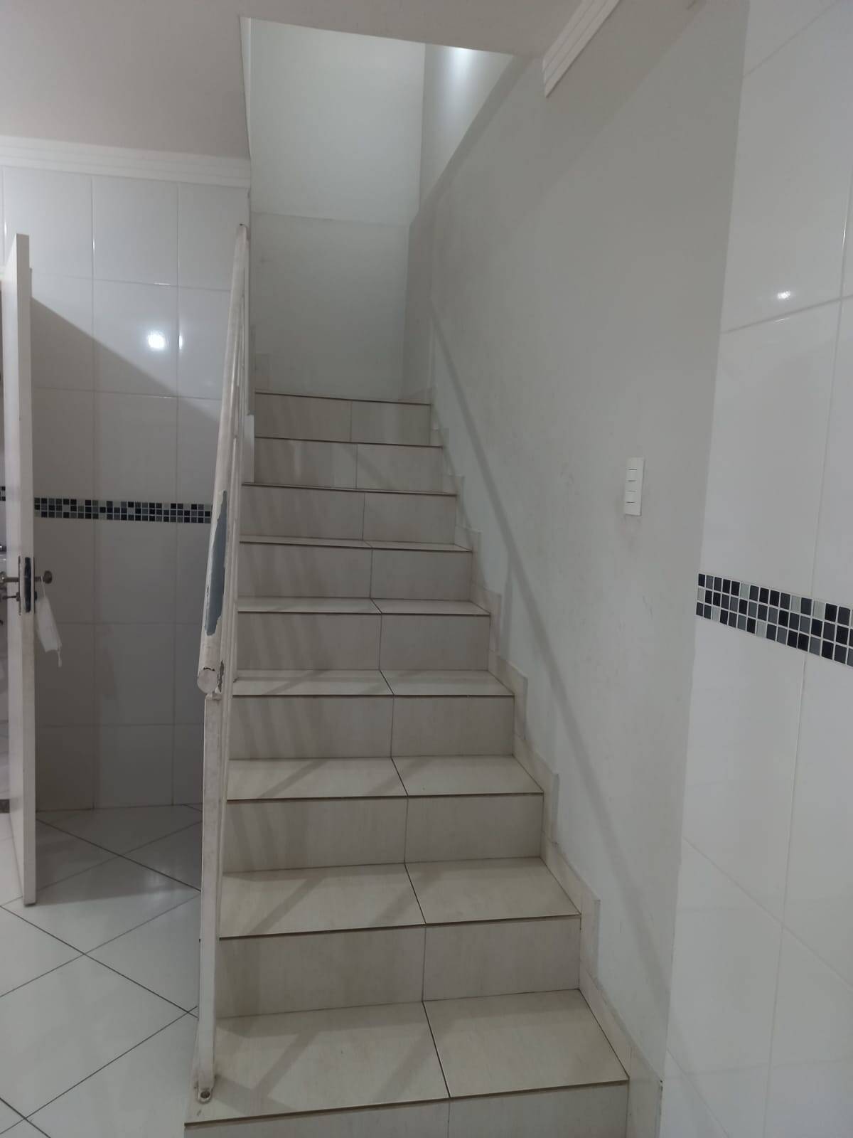 Casa à venda com 2 quartos, 100m² - Foto 3