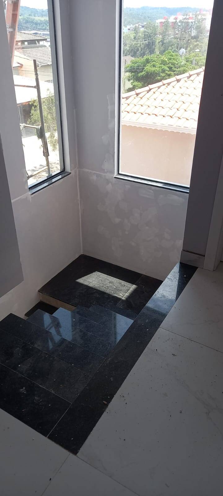 Casa à venda com 3 quartos, 190m² - Foto 2