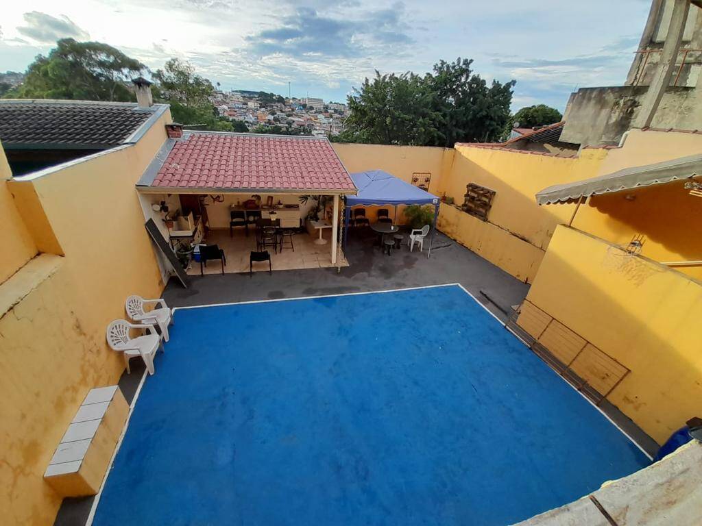 Casa à venda com 2 quartos, 250m² - Foto 3