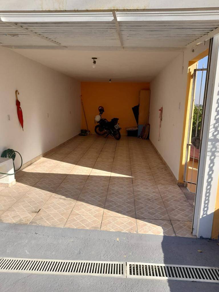 Casa à venda com 2 quartos, 250m² - Foto 4