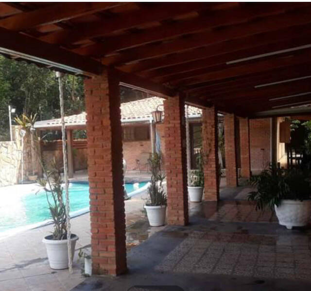 Fazenda à venda com 3 quartos, 250m² - Foto 1