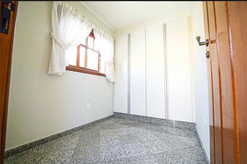 Casa à venda com 4 quartos, 239m² - Foto 24