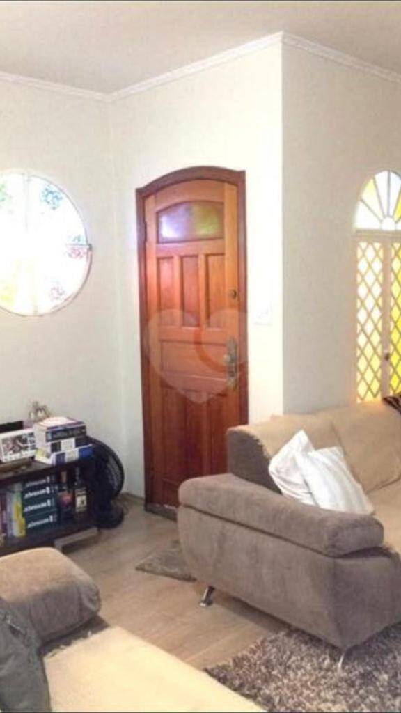 Casa à venda com 3 quartos, 250m² - Foto 8