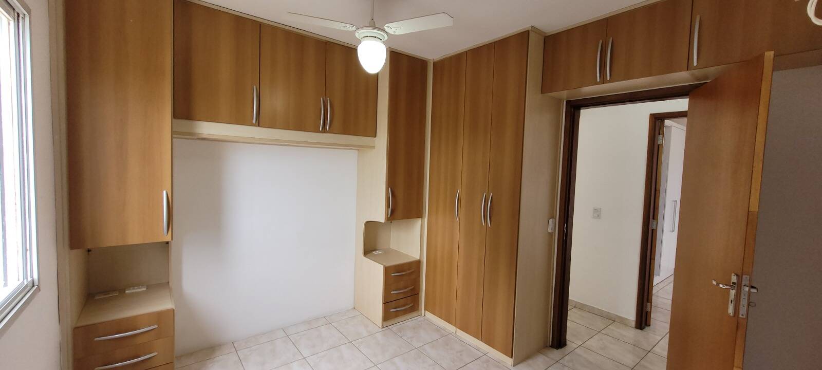 Apartamento à venda com 2 quartos, 69m² - Foto 2