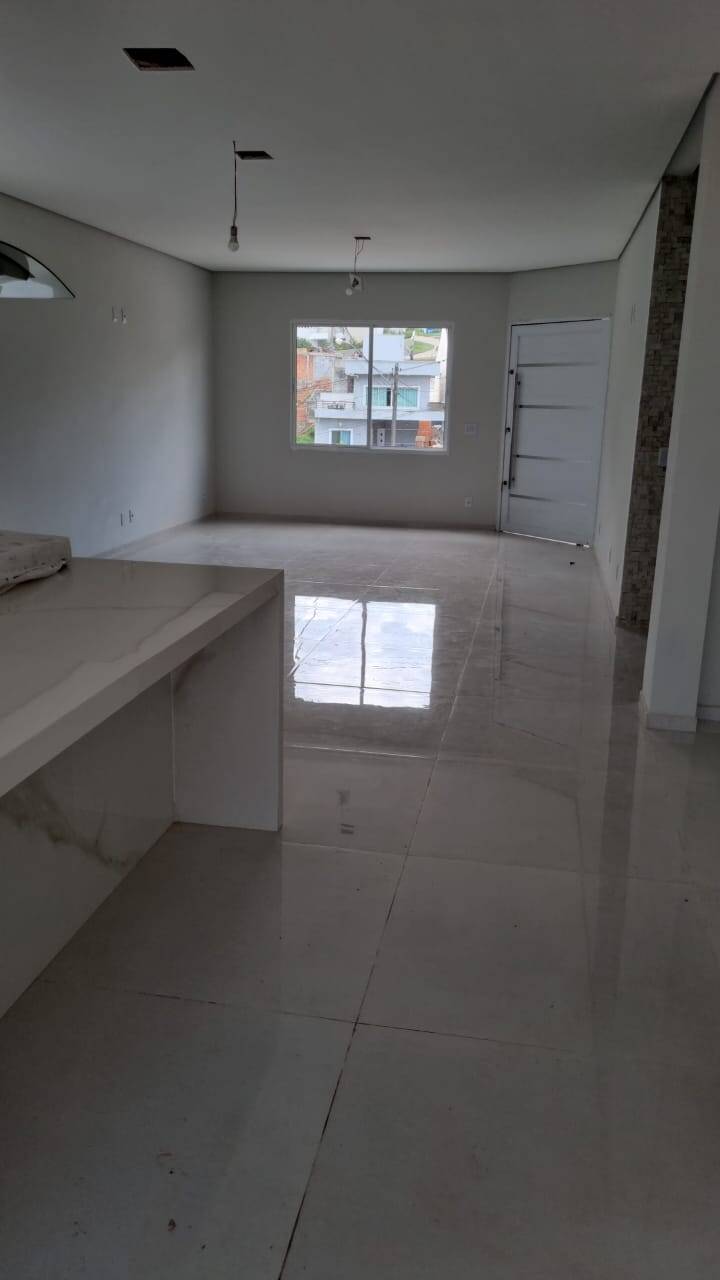 Casa à venda com 3 quartos, 300m² - Foto 3