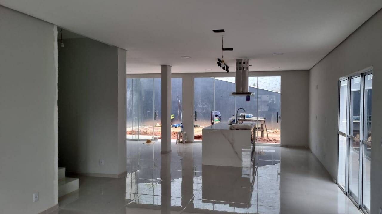 Casa à venda com 3 quartos, 300m² - Foto 12