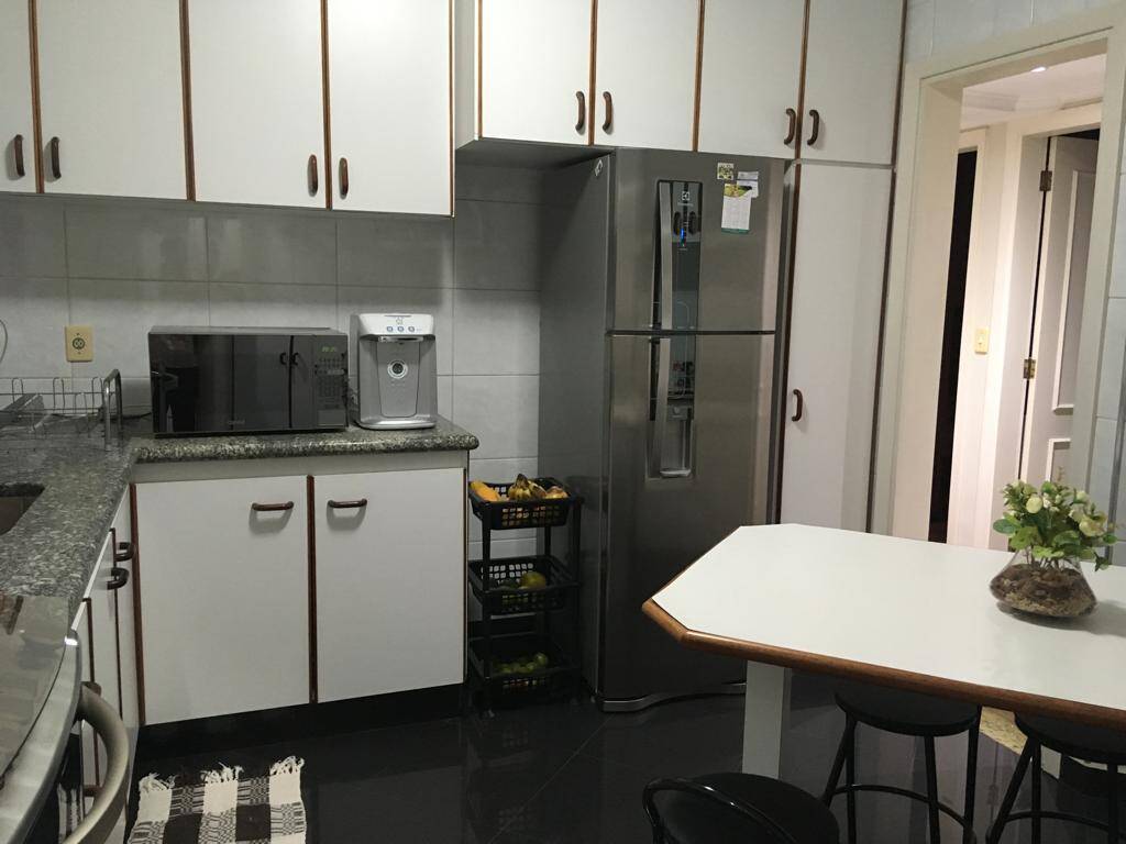 Apartamento para alugar com 3 quartos, 117m² - Foto 5