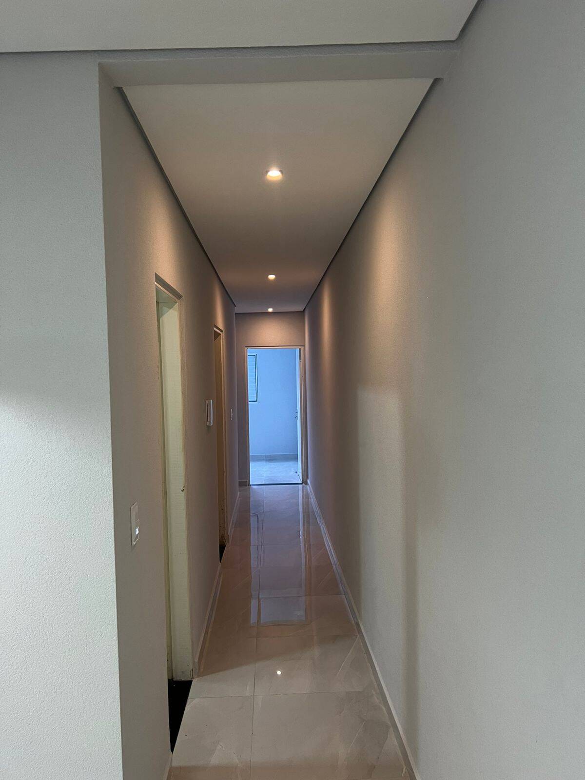 Casa à venda com 2 quartos, 175m² - Foto 2