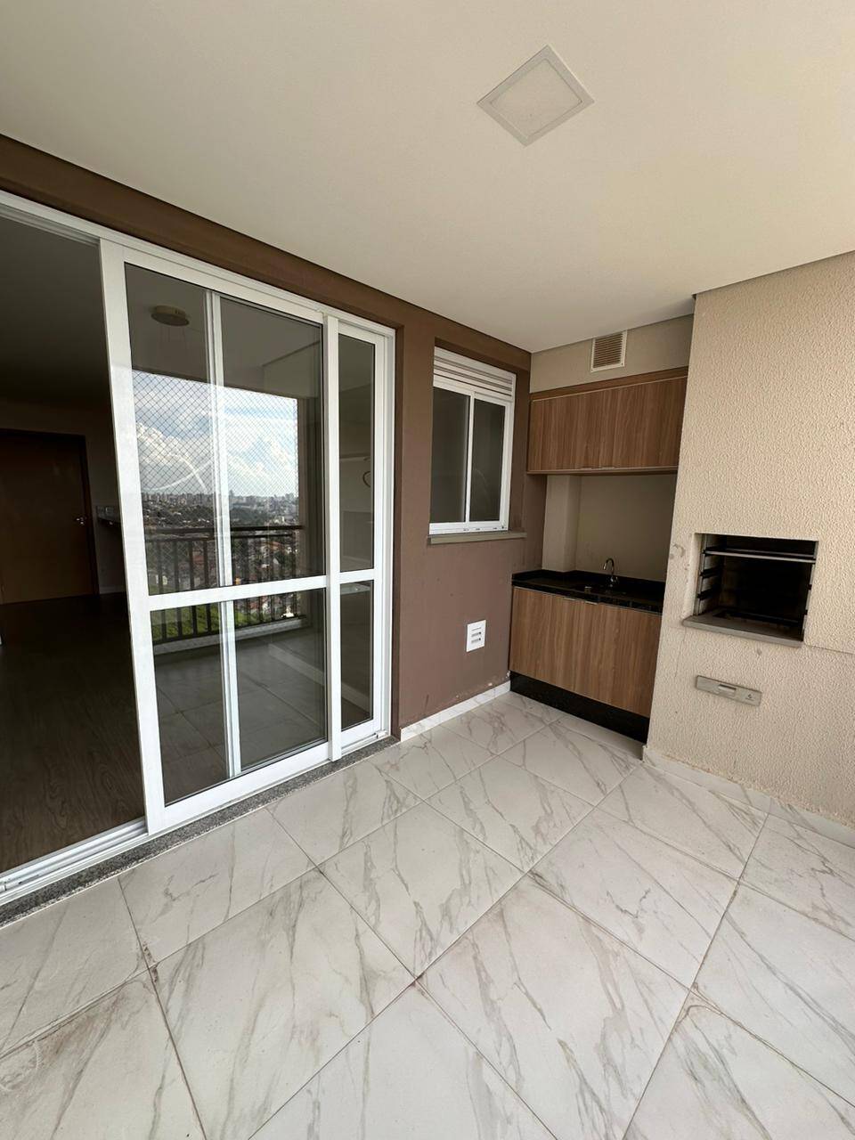 Apartamento à venda com 3 quartos, 92m² - Foto 2