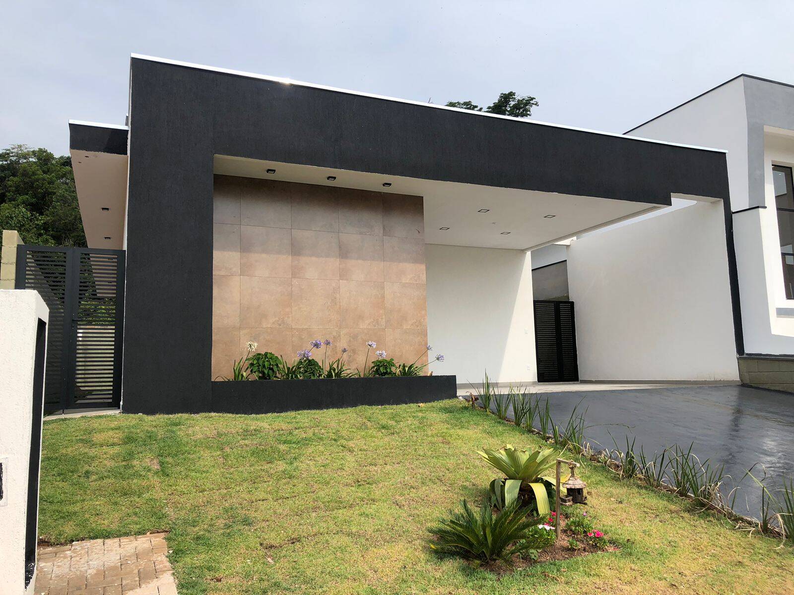 Casa à venda com 3 quartos, 360m² - Foto 2