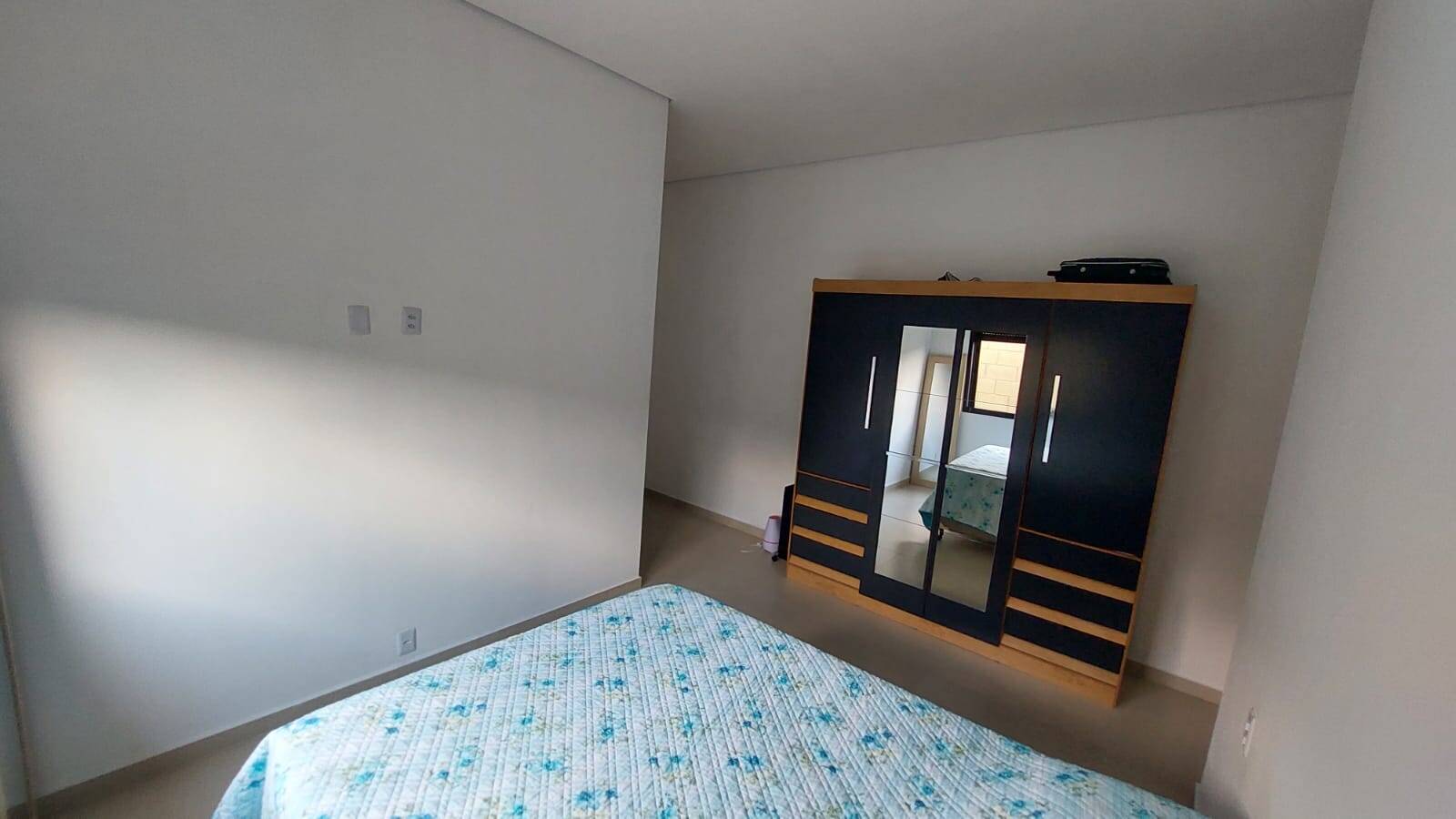 Casa à venda com 3 quartos, 360m² - Foto 4