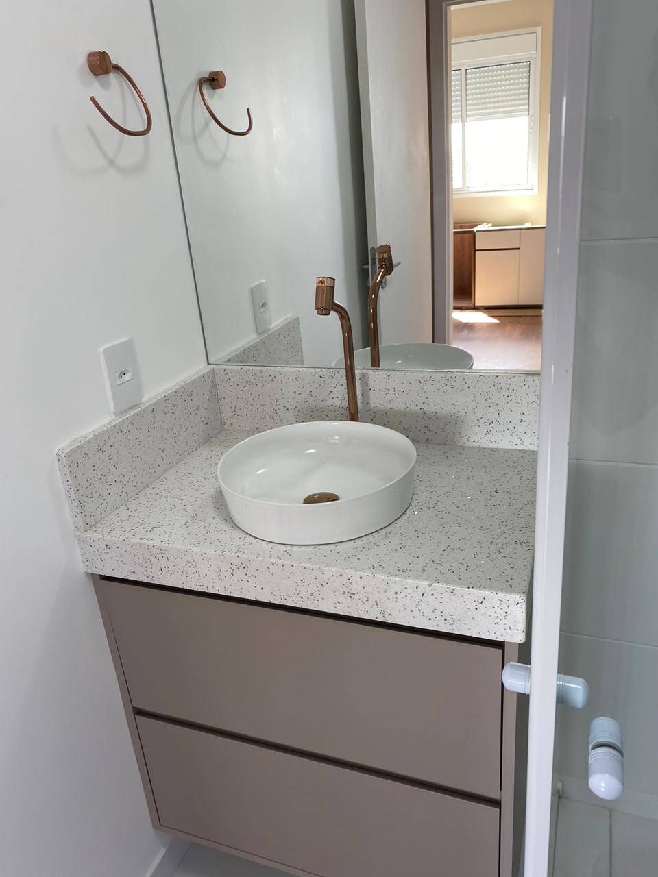 Apartamento à venda com 2 quartos, 67m² - Foto 9