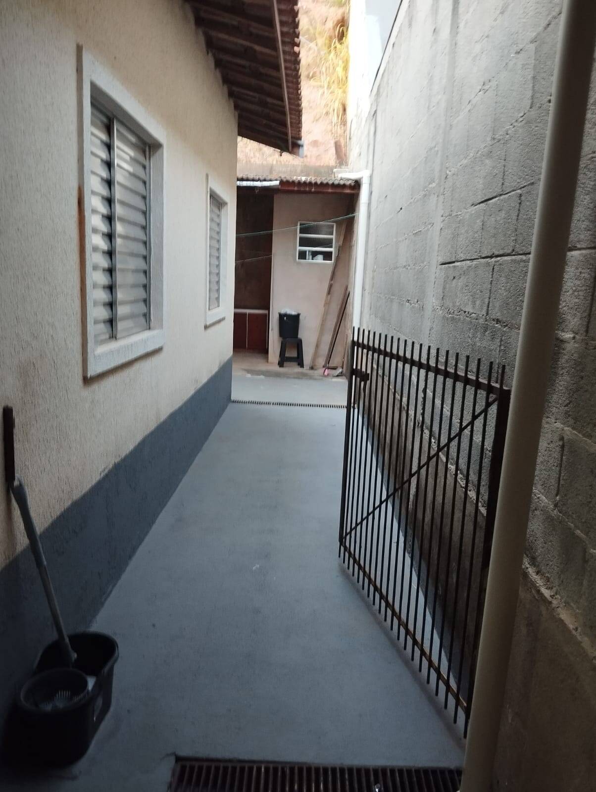 Casa à venda com 2 quartos, 150m² - Foto 14