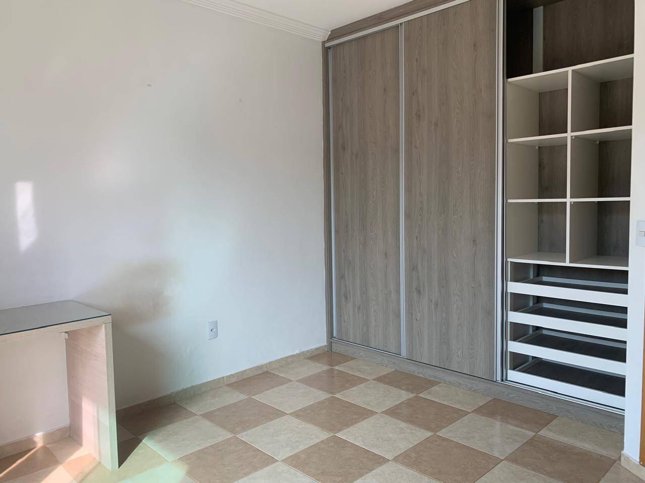 Casa à venda e aluguel com 3 quartos, 300m² - Foto 17