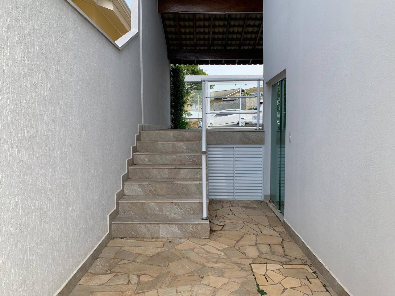 Casa à venda e aluguel com 3 quartos, 300m² - Foto 20